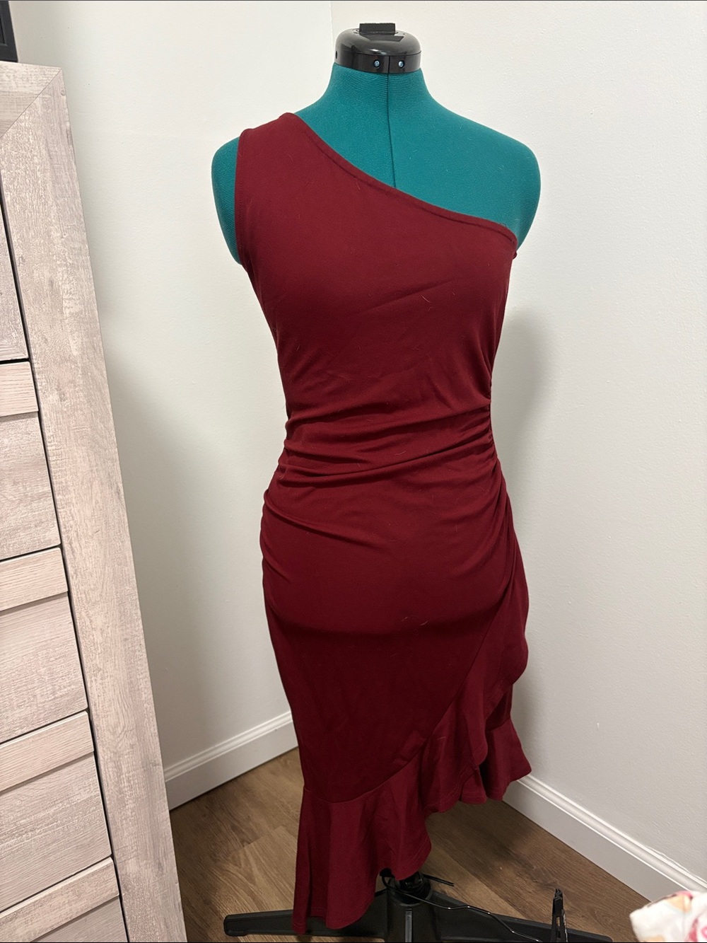 One-Shoulder Ruffle Hem Dress in Burgundy